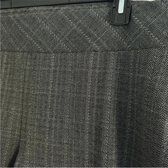 Size 4R Torrid Grey Pull-On Relaxed High-Rise Pant - Picture 4 of 5